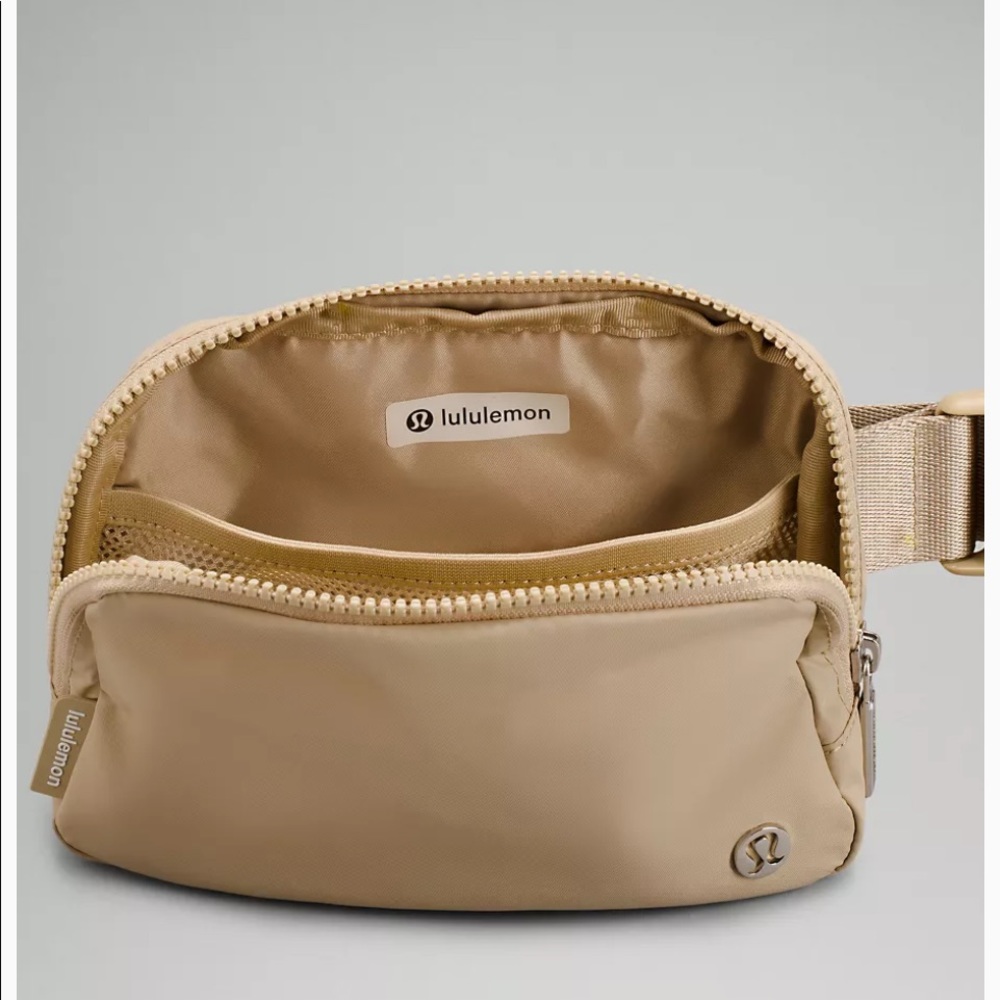 LULULEMON EVERYWHERE BELT BAG IN TRENCH🔥🔥🔥 - Picture 4 of 11